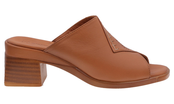 Klapki damskie na klocku ażurowe