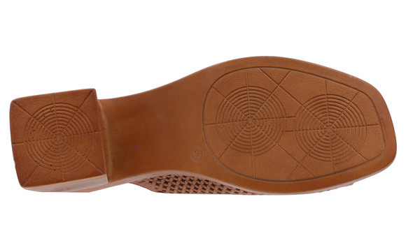 Klapki damskie na klocku ażurowe